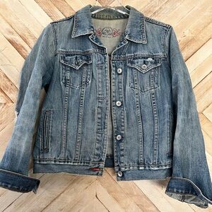 Gap 1989 Limited Edition Women’s Distressed Denim Trucker Jacket Medium Wash